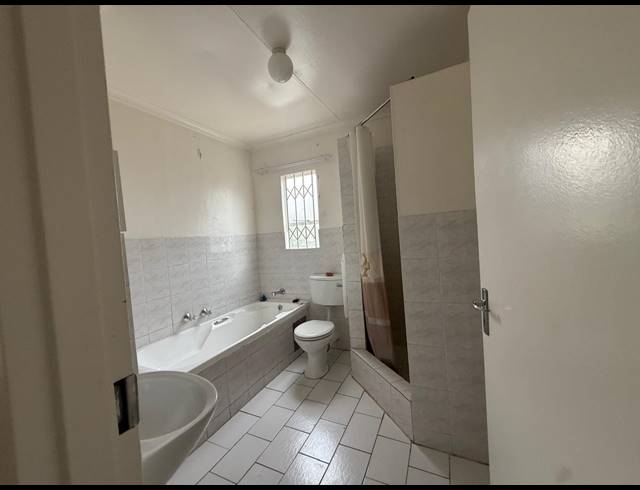 2 BEDROOM APARTMENT FOR SALE IN SAFARI GARDENS
